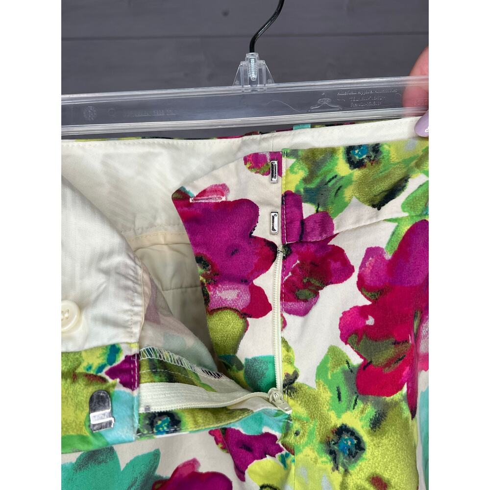 The Limited "Drew Fit" green/fuchsia floral print shorts size 12 - Picture 5 of 5